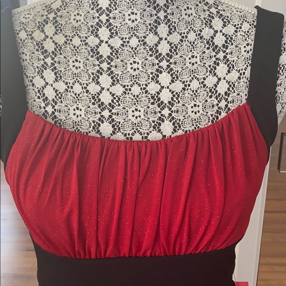 Black and Red Bodycon Dress - Picture 2 of 5